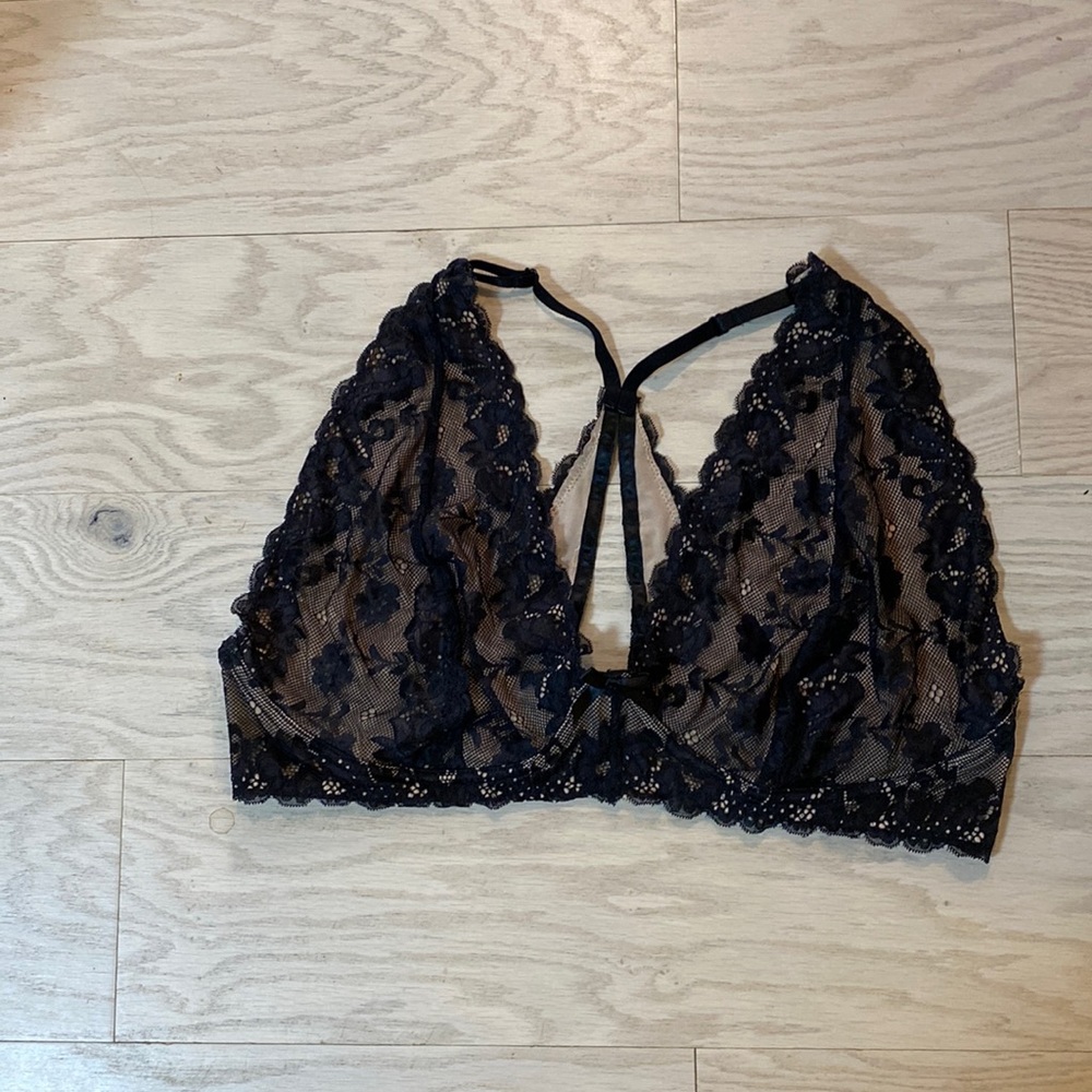 NWOT Sexy bralette from Hips and Curves in size 5X. Black lace over nude backing
